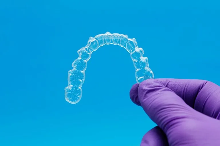 Invisalign: Costo, Recensioni, e Come Funziona il Trattamento